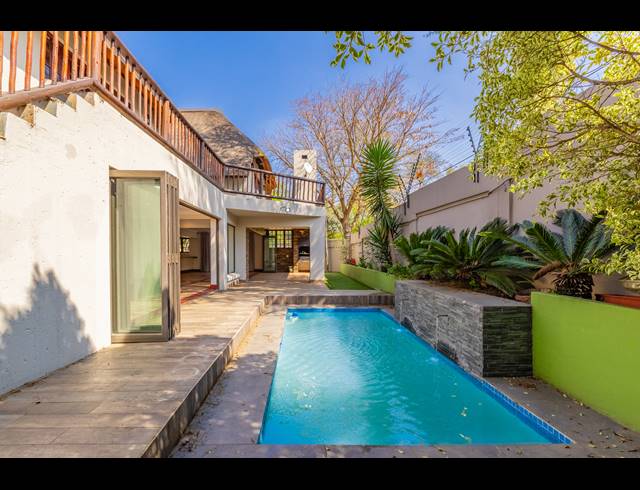 4 BEDROOM HOUSE FOR SALE IN DOUGLASDALE